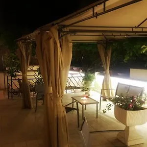 Garden House - Luxury Guest House - Overnight Stay Only Gasthof